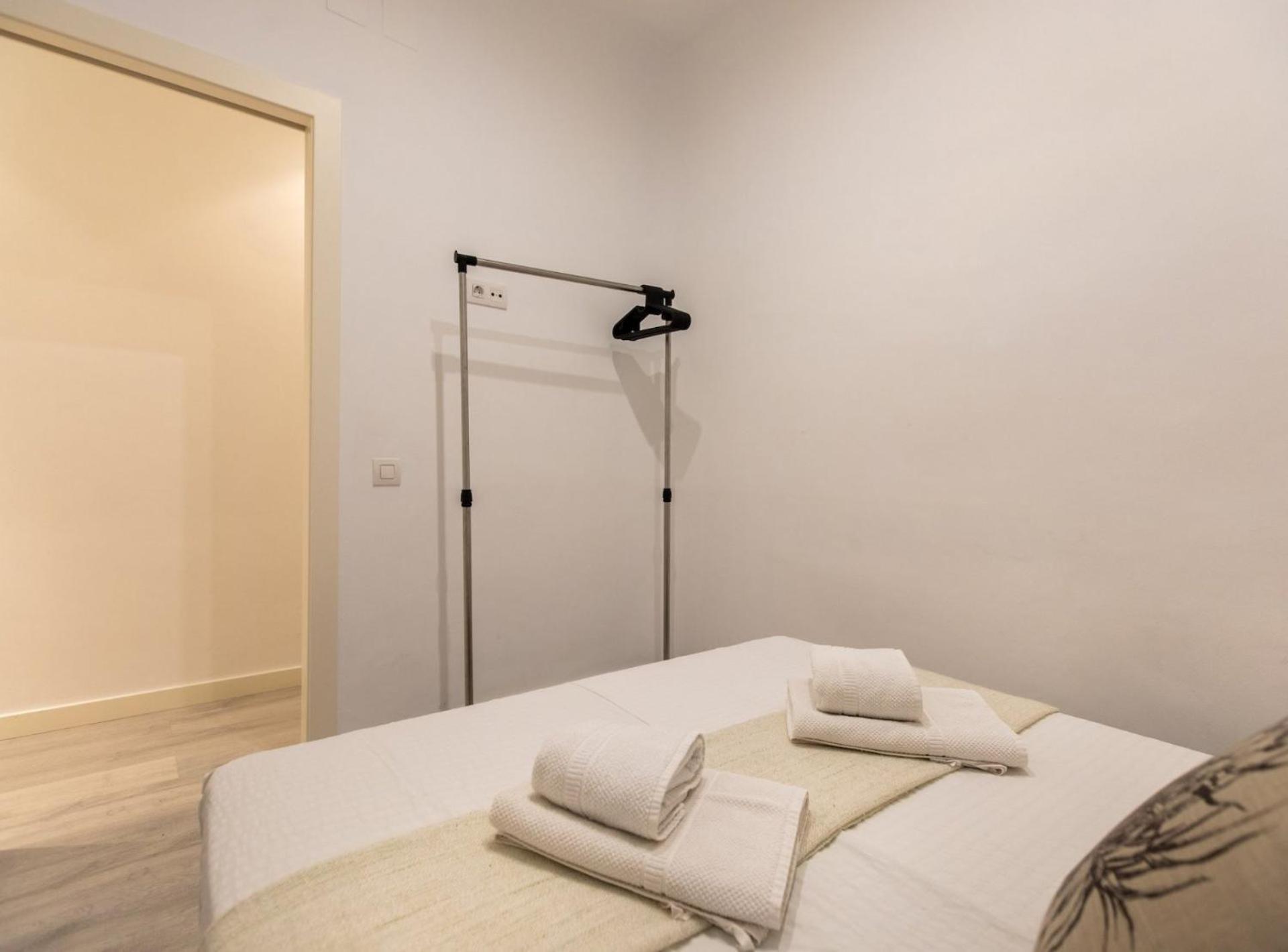 Pere Serafi 2 Bedroom Apartment Barselona Dış mekan fotoğraf